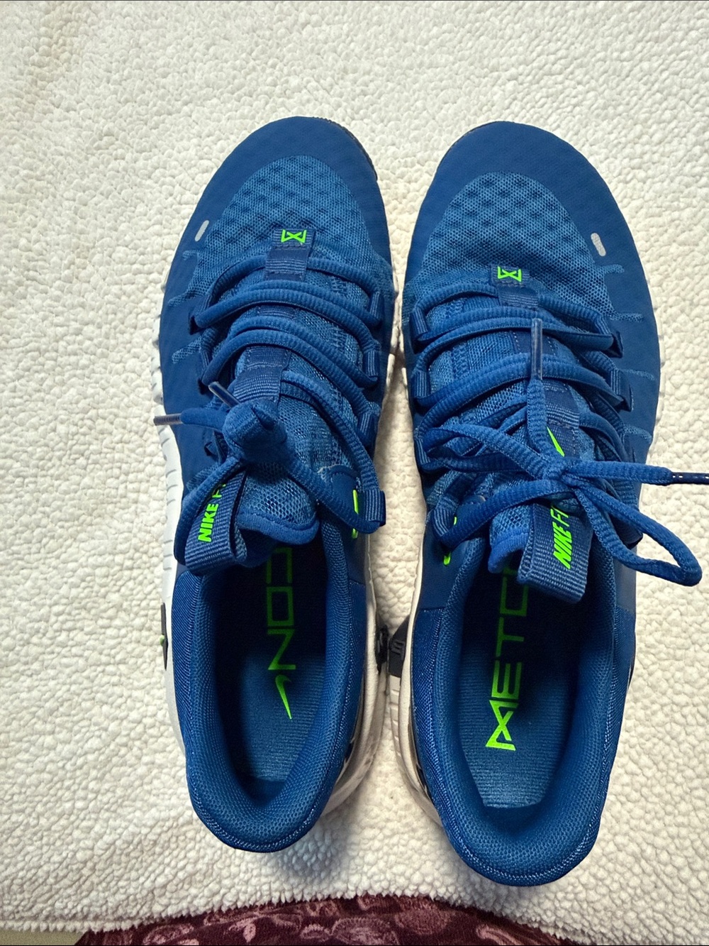 Nike Men’s Blue Sneakers with Neon Green Accents